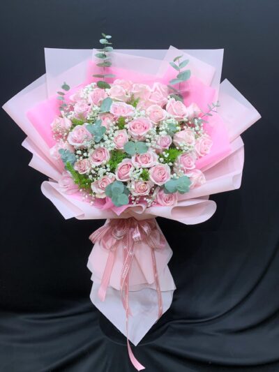 Bó hoa ngày 20/10 tuyệt vời, thể hiện sự quý trọng và tôn vinh phụ nữ.