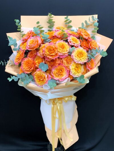 Bó hoa sinh nhật tươi thắm và phong phú, hoàn hảo cho dịp kỷ niệm đặc biệt.