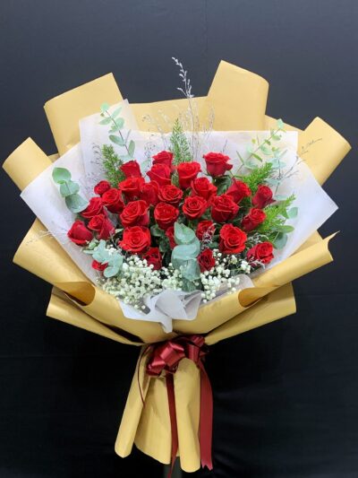 Bó Hoa 20/10 đẹp, màu sắc rực rỡ, thiết kế sang trọng, biểu hiện tình cảm và lòng trân trọng, quà tặng lý tưởng cho ngày Phụ nữ Việt Nam.