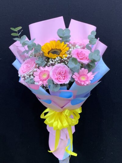 Bó Hoa Valentine 14/2 - Lãng mạn và Ấn tượng, Lựa chọn hoàn hảo để Bày tỏ Tình yêu và Quan tâm, Phù hợp cho Ngày Lễ Tình Nhân.