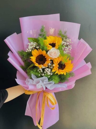 Bó Hoa 20/10 đẹp, màu sắc hài hòa, thiết kế tinh tế, phù hợp để tặng trong dịp lễ Phụ nữ Việt Nam, chất lượng cao.