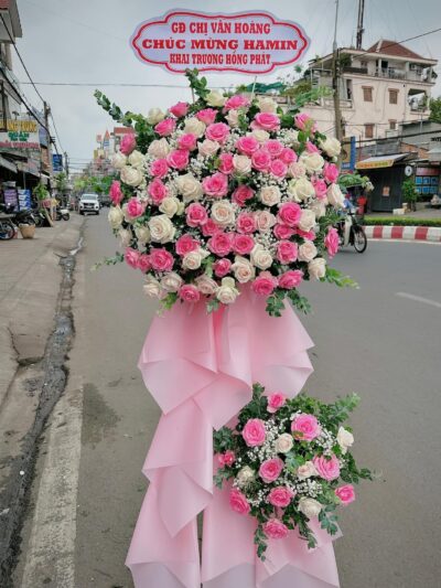 Hoa Khai Trương: Bó hoa lớn, màu sắc rực rỡ, thể hiện sự thịnh vượng và may mắn