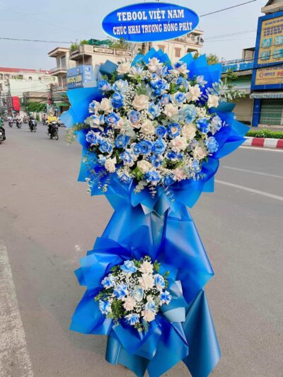 Hoa Khai Trương: Bó hoa lớn, rực rỡ, biểu tượng cho sự thành công và thịnh vượng.